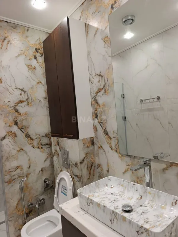 Kirayə verilir 2 otaqlı mənzil 65 m²