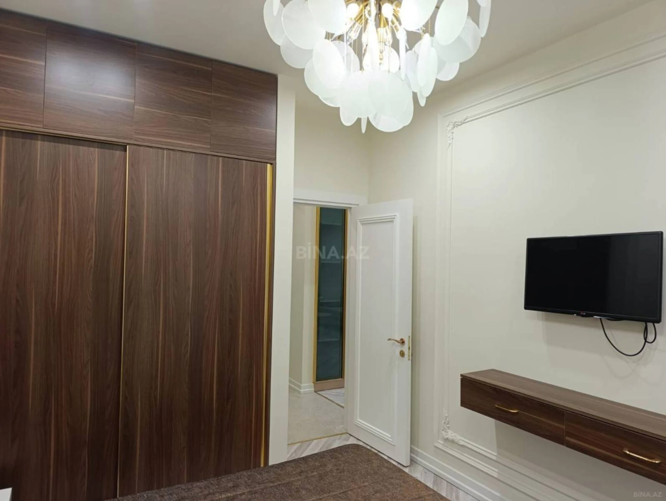 Kirayə verilir 2 otaqlı mənzil 65 m²