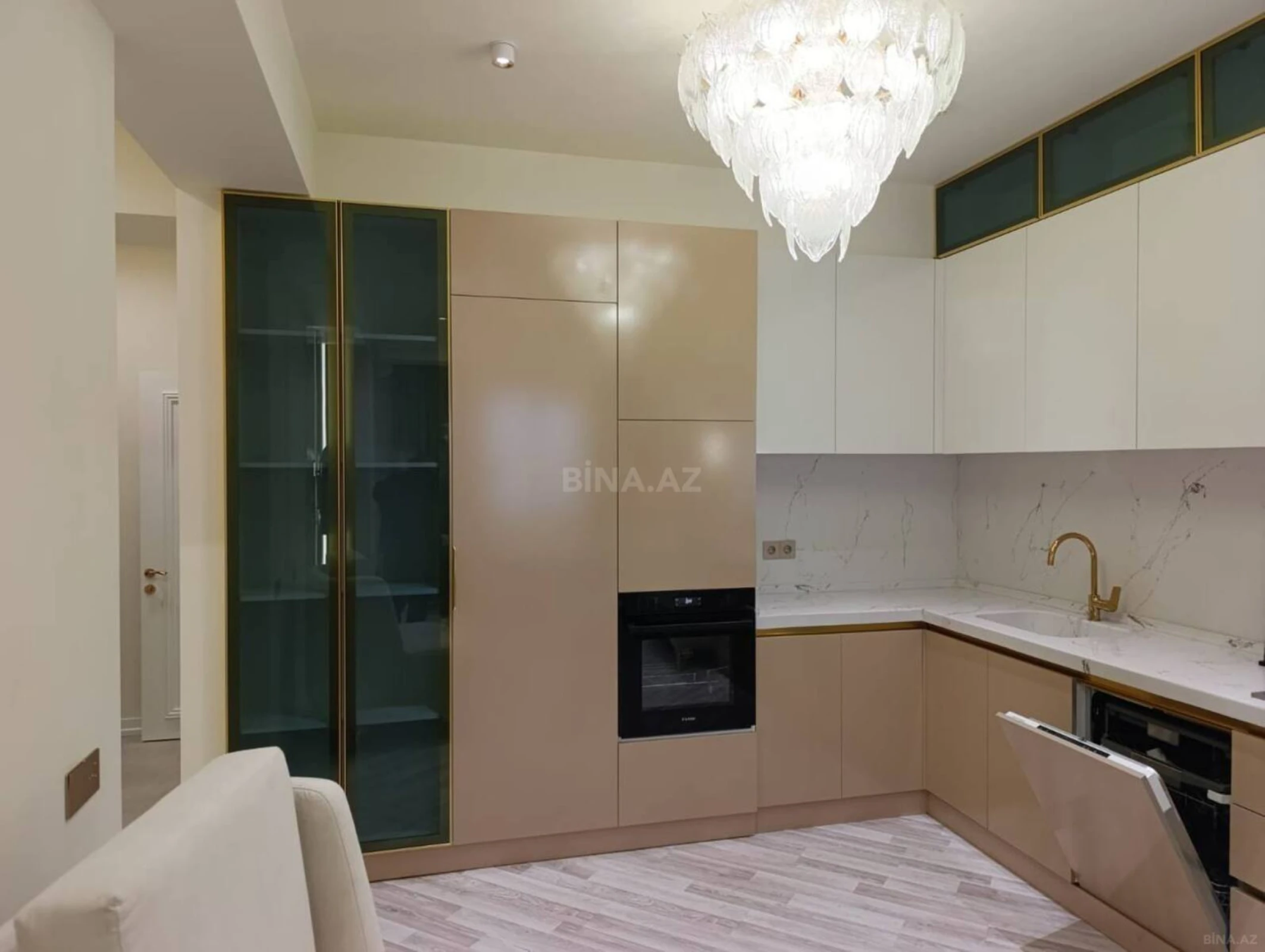 Kirayə verilir 2 otaqlı mənzil 65 m²