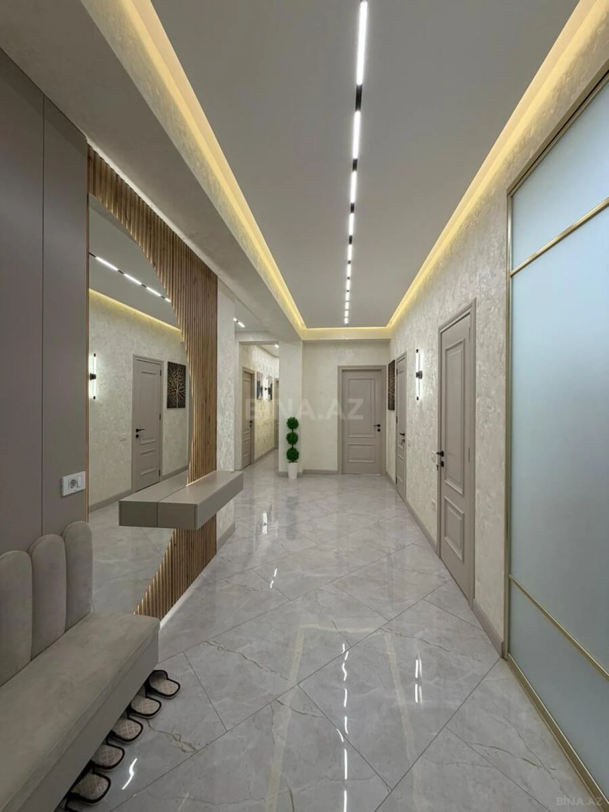 Satılır 4 otaqlı mənzil 145 m²