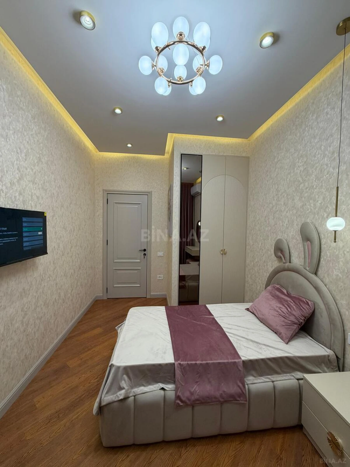 Satılır 4 otaqlı mənzil 145 m²