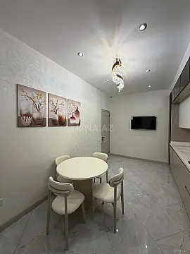 Satılır 4 otaqlı mənzil 145 m²