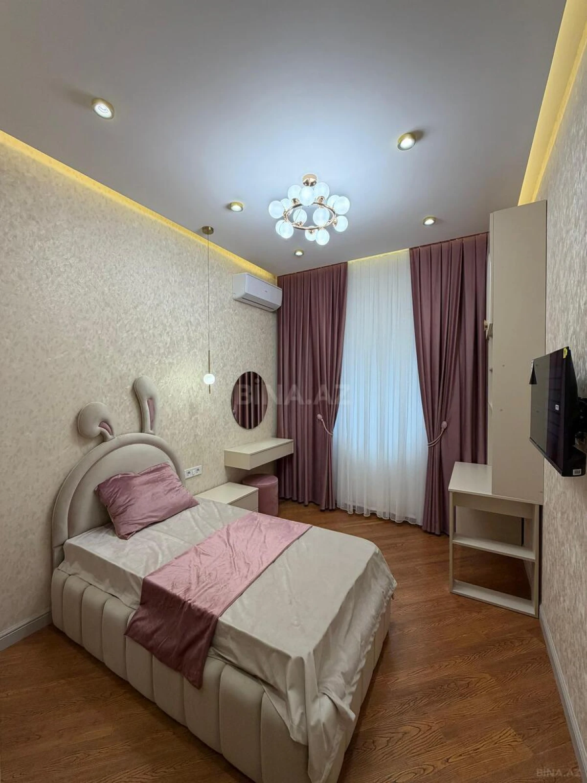 Satılır 4 otaqlı mənzil 145 m²