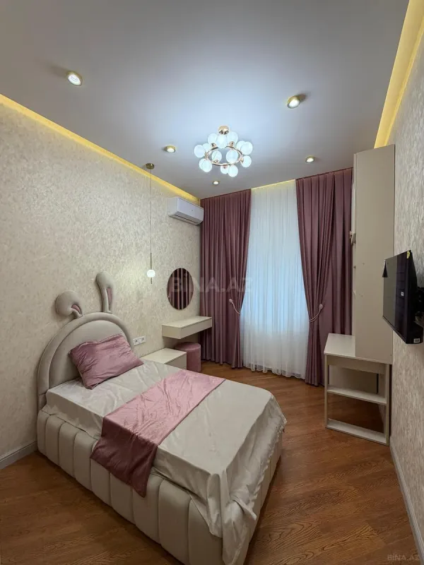 Satılır 4 otaqlı mənzil 145 m²