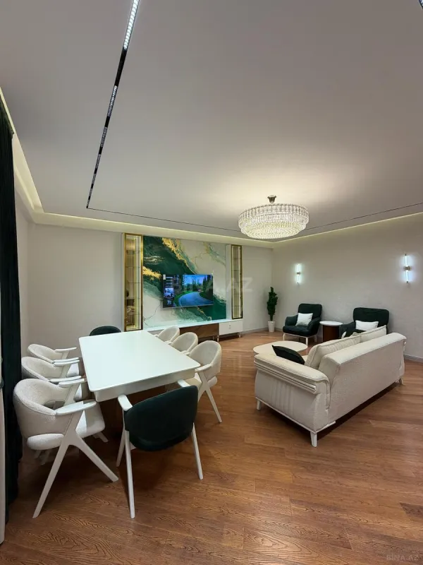 Satılır 4 otaqlı mənzil 145 m²