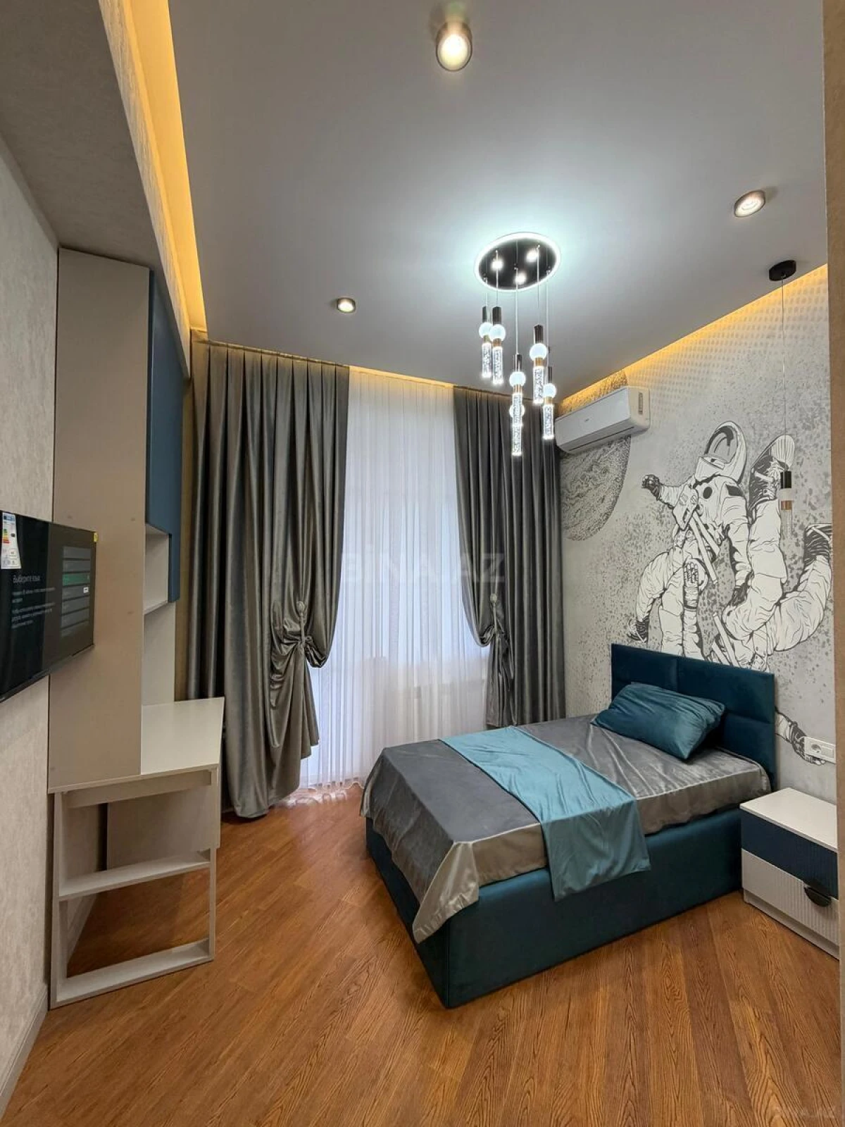 Satılır 4 otaqlı mənzil 145 m²