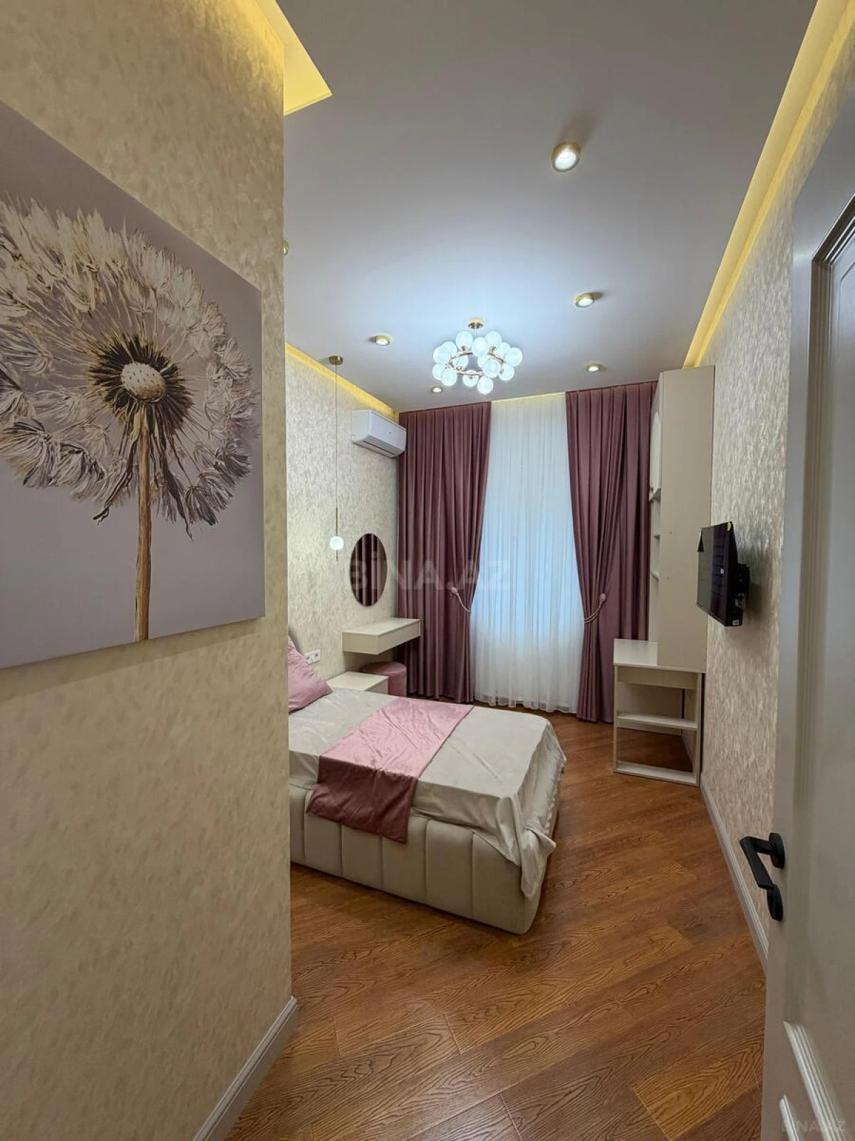 Satılır 4 otaqlı mənzil 145 m²