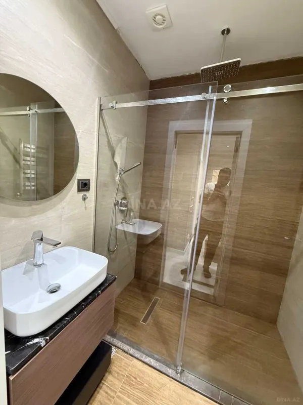 Satılır 4 otaqlı mənzil 130 m²