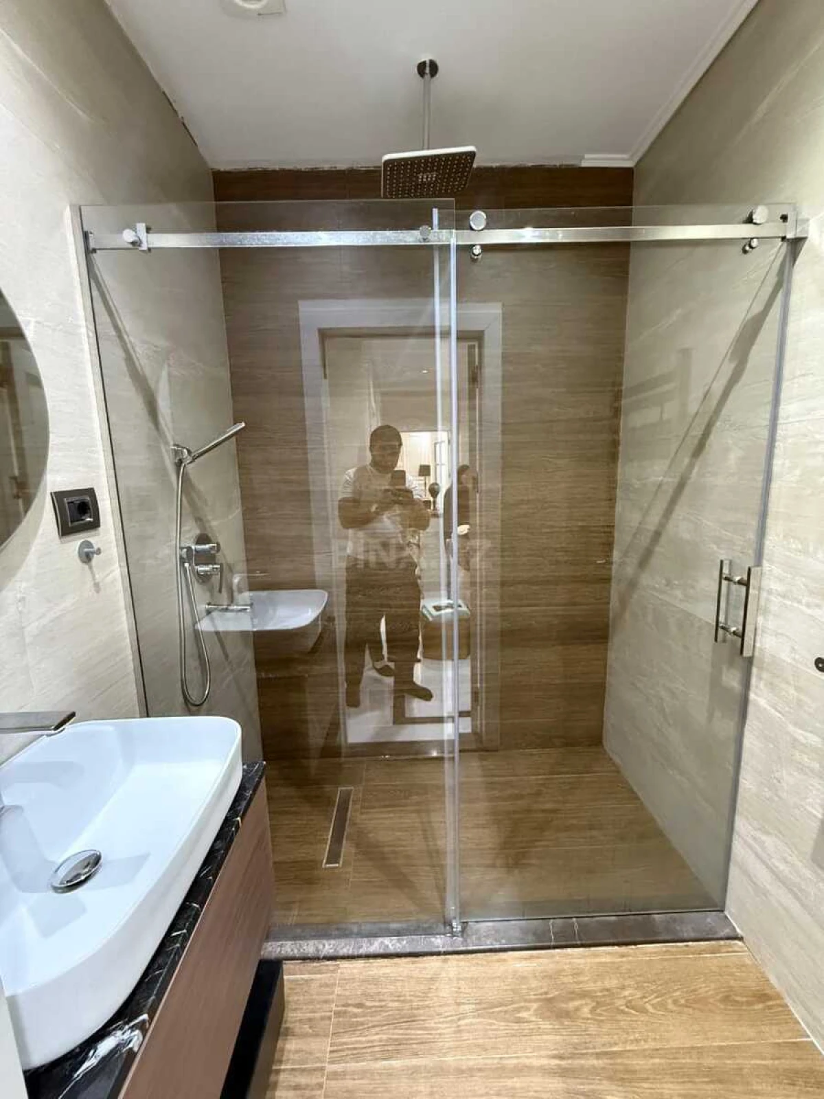 Satılır 4 otaqlı mənzil 130 m²