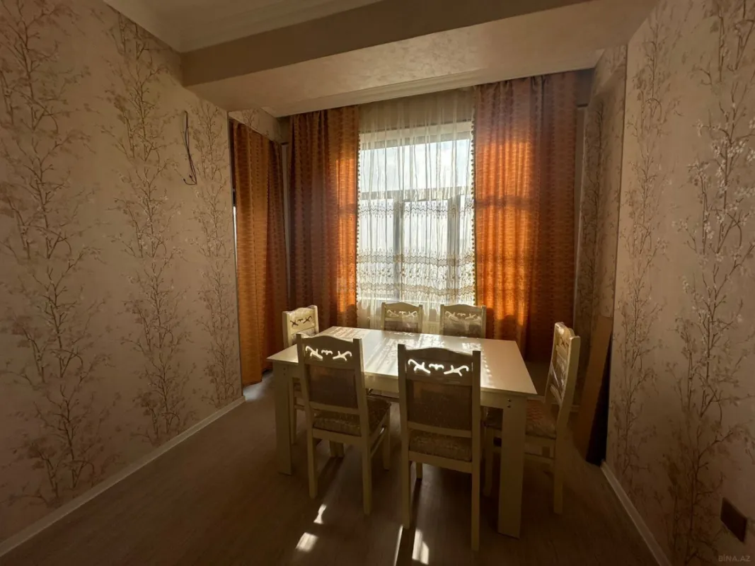 Kirayə verilir 2 otaqlı mənzil 85 m²