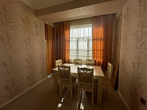 Kirayə verilir 2 otaqlı mənzil 85 m²
