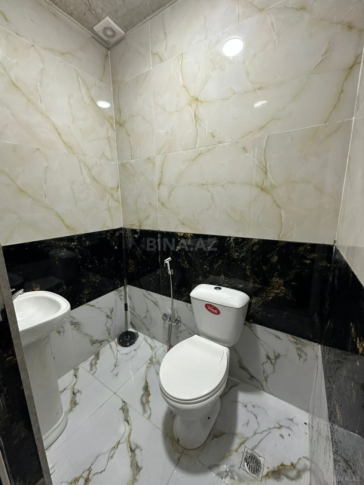 Kirayə verilir 2 otaqlı mənzil 85 m²