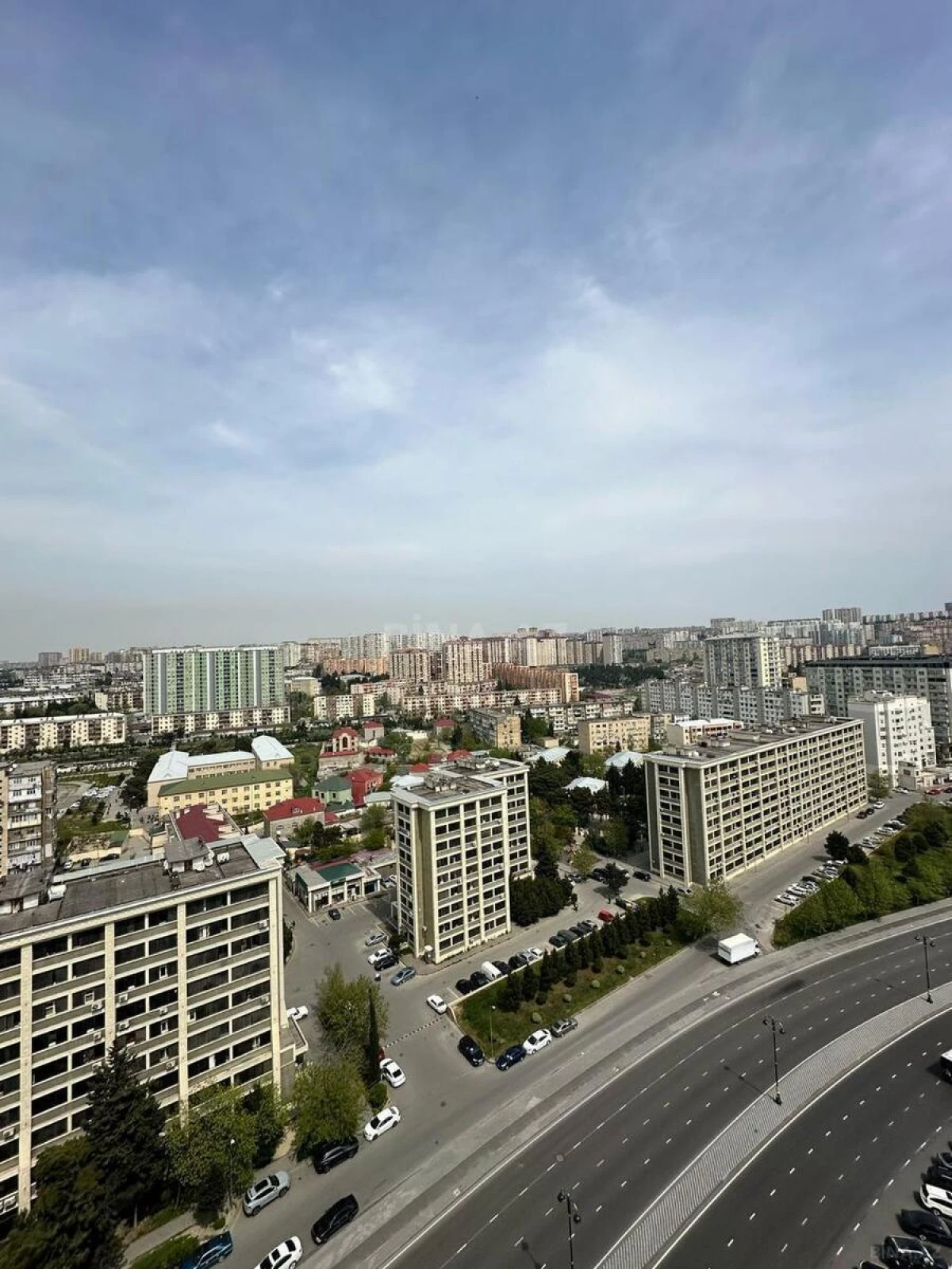 Satılır 3 otaqlı mənzil 104.2 m²