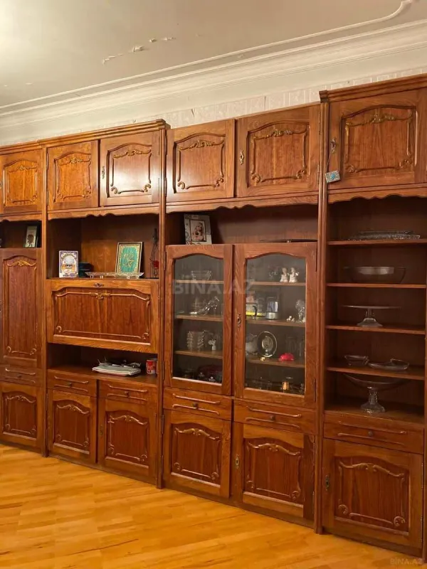 Satılır 5 otaqlı mənzil 120 m²