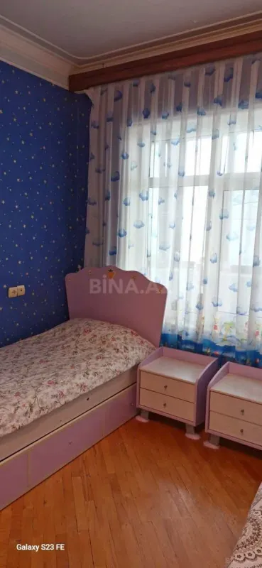 Satılır 5 otaqlı mənzil 120 m²