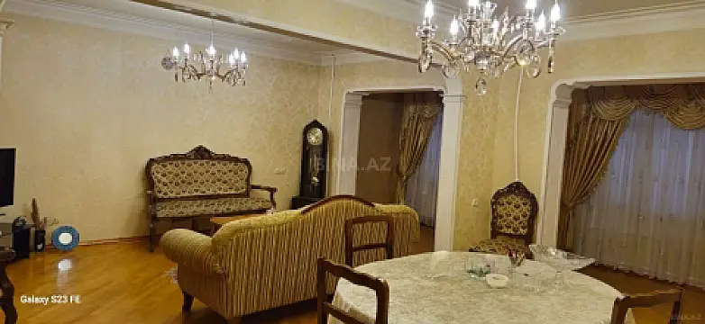 Satılır 5 otaqlı mənzil 120 m²