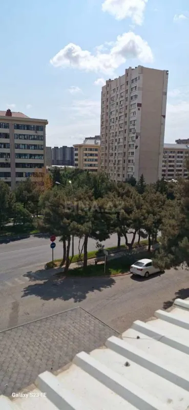 Satılır 5 otaqlı mənzil 120 m²