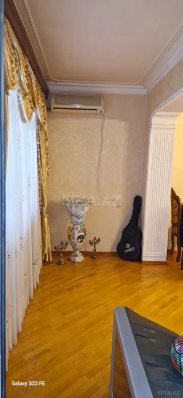 Satılır 5 otaqlı mənzil 120 m²