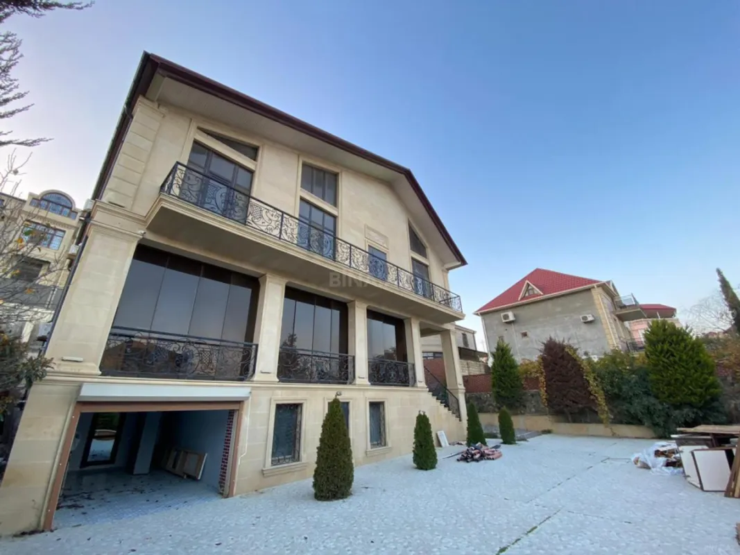 Satılır 5 otaqlı həyət evi 350 m²