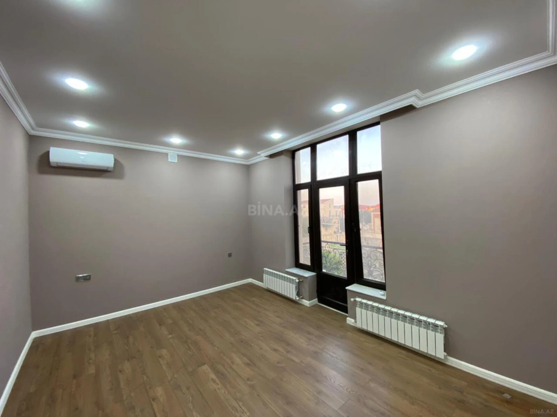 Satılır 5 otaqlı həyət evi 350 m²