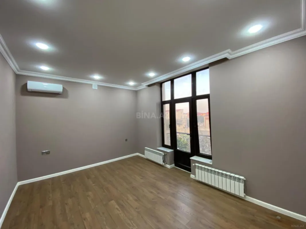 Satılır 5 otaqlı həyət evi 350 m²