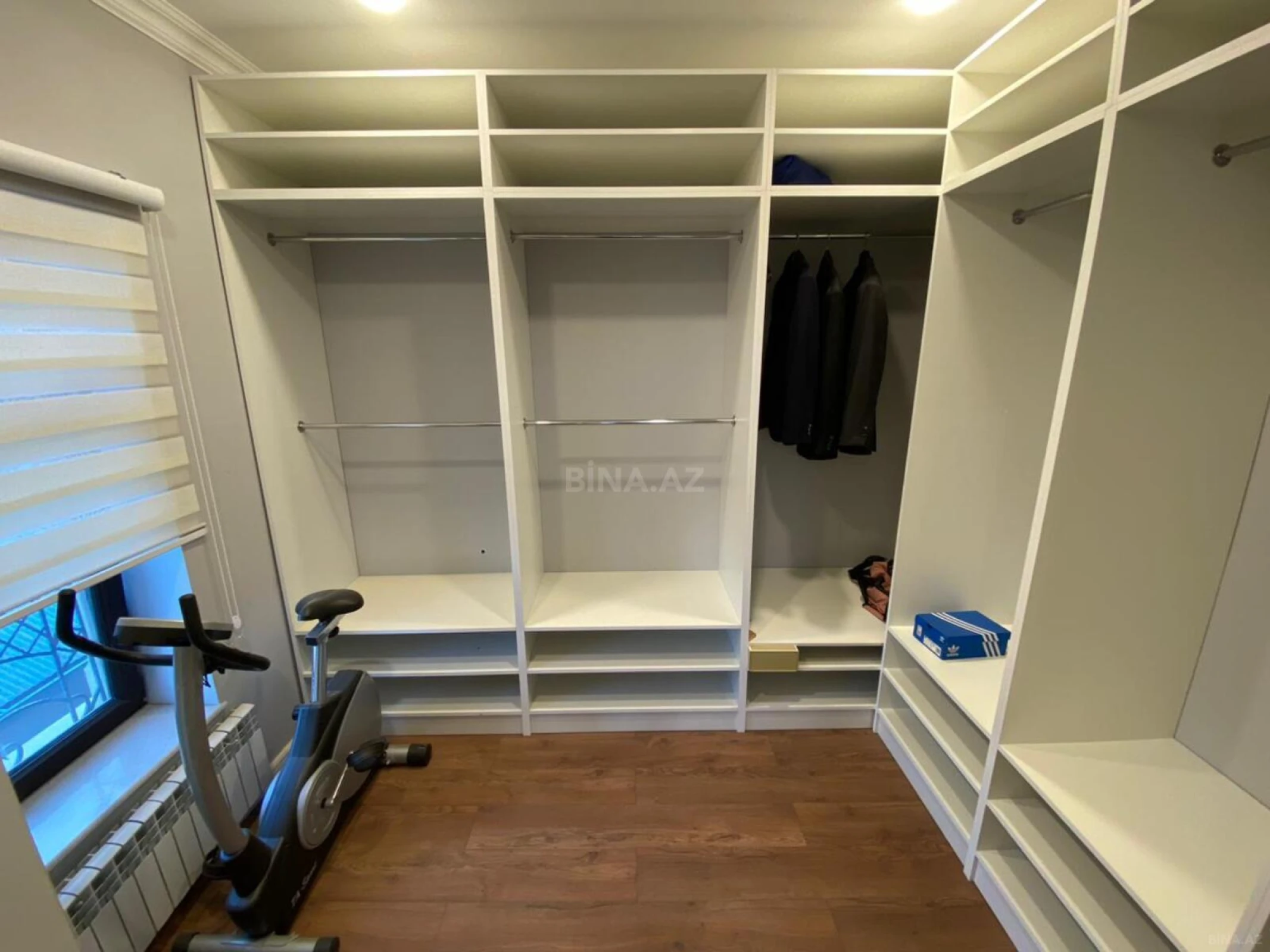 Satılır 5 otaqlı həyət evi 350 m²