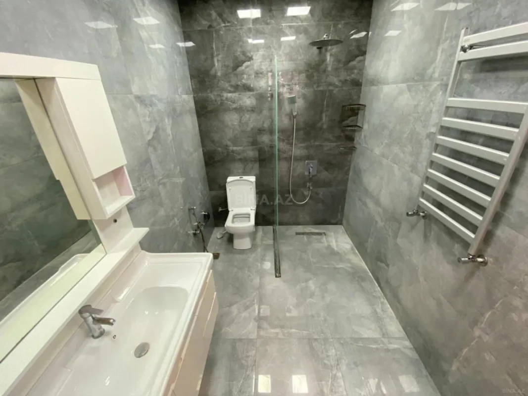 Satılır 5 otaqlı həyət evi 350 m²