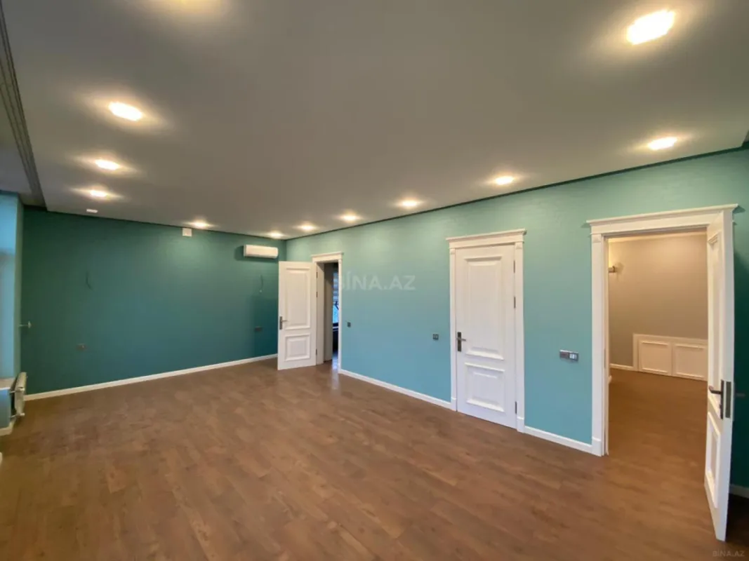 Satılır 5 otaqlı həyət evi 350 m²