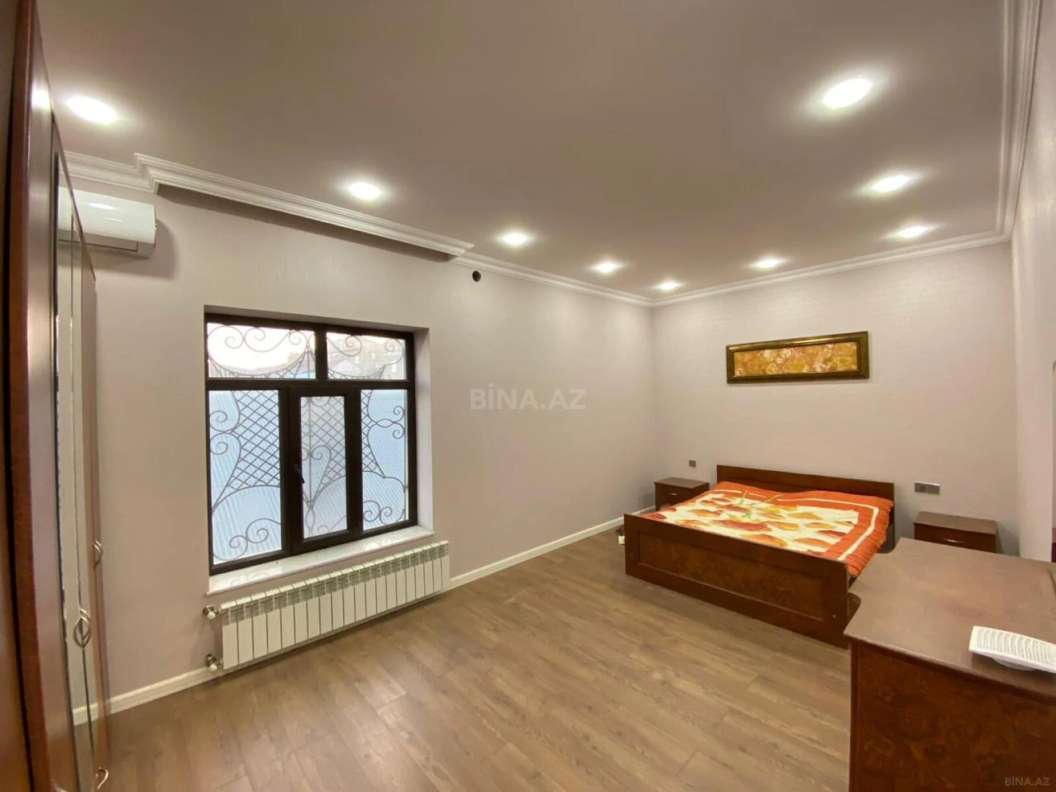 Satılır 5 otaqlı həyət evi 350 m²