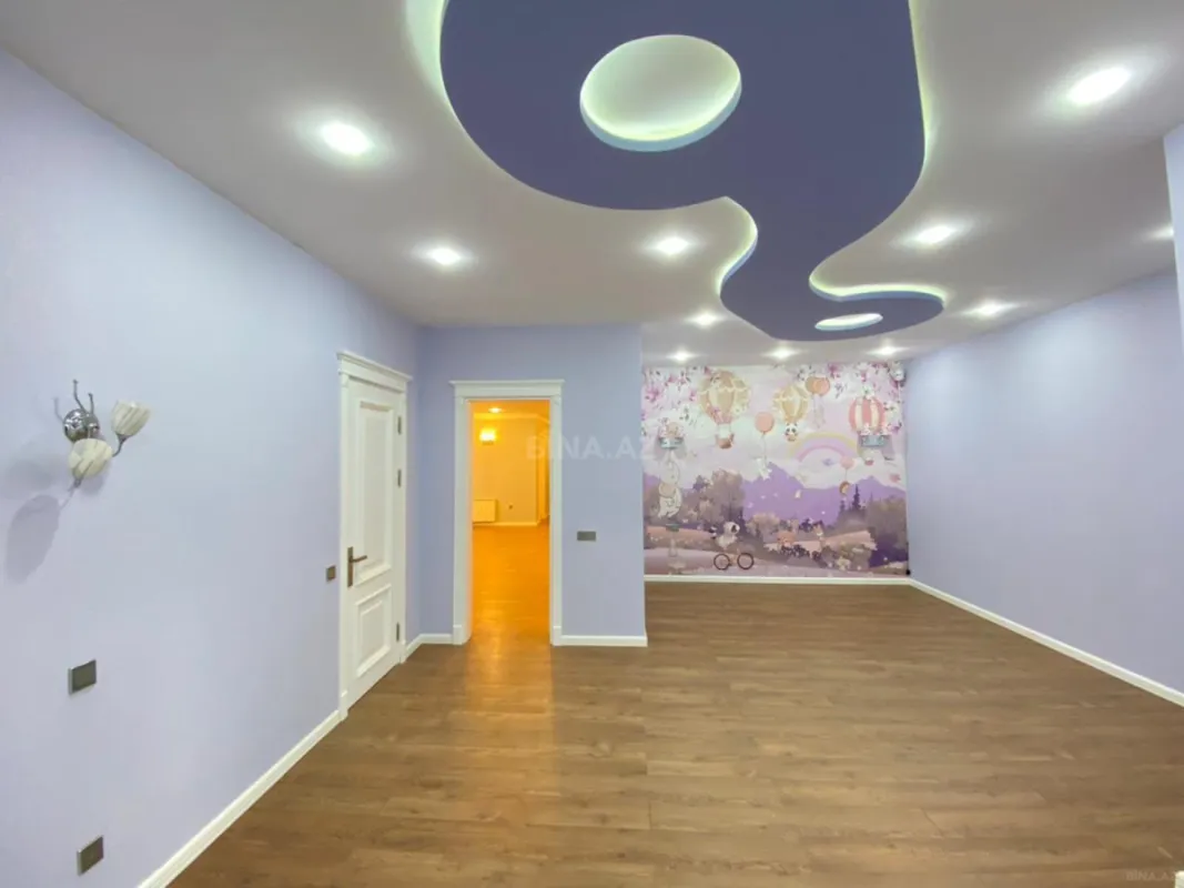 Satılır 5 otaqlı həyət evi 350 m²