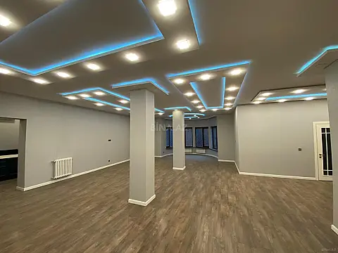 Satılır 5 otaqlı həyət evi 350 m²