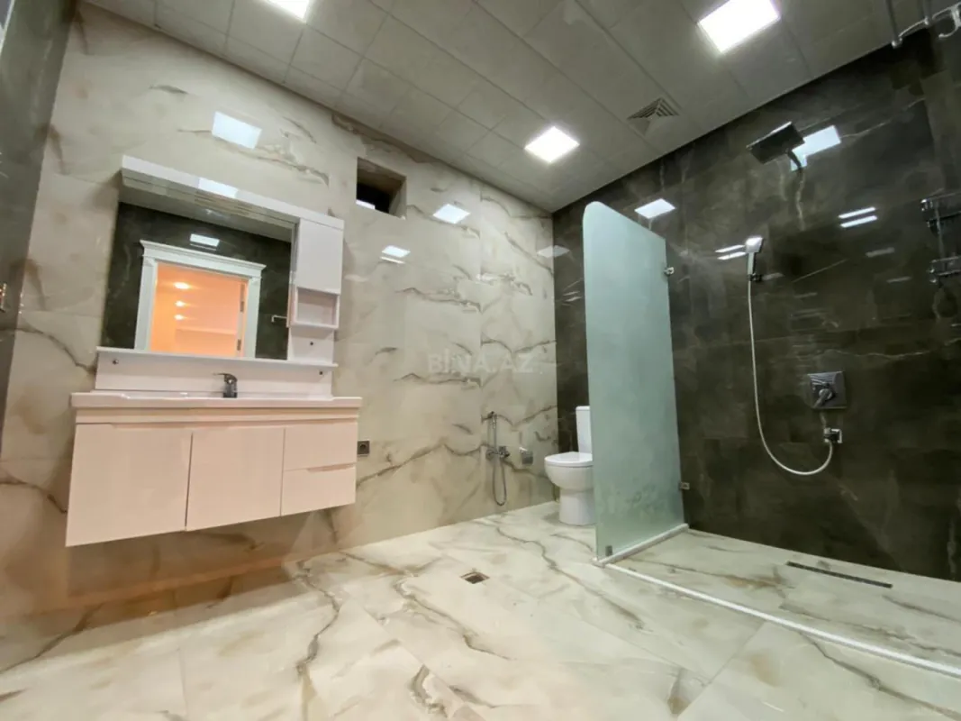 Satılır 5 otaqlı həyət evi 350 m²