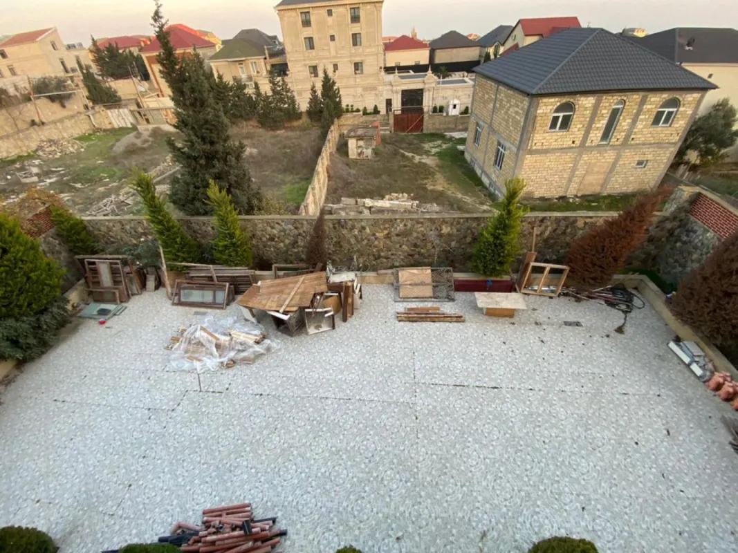 Satılır 5 otaqlı həyət evi 350 m²