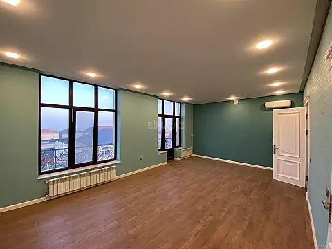 Satılır 5 otaqlı həyət evi 350 m²