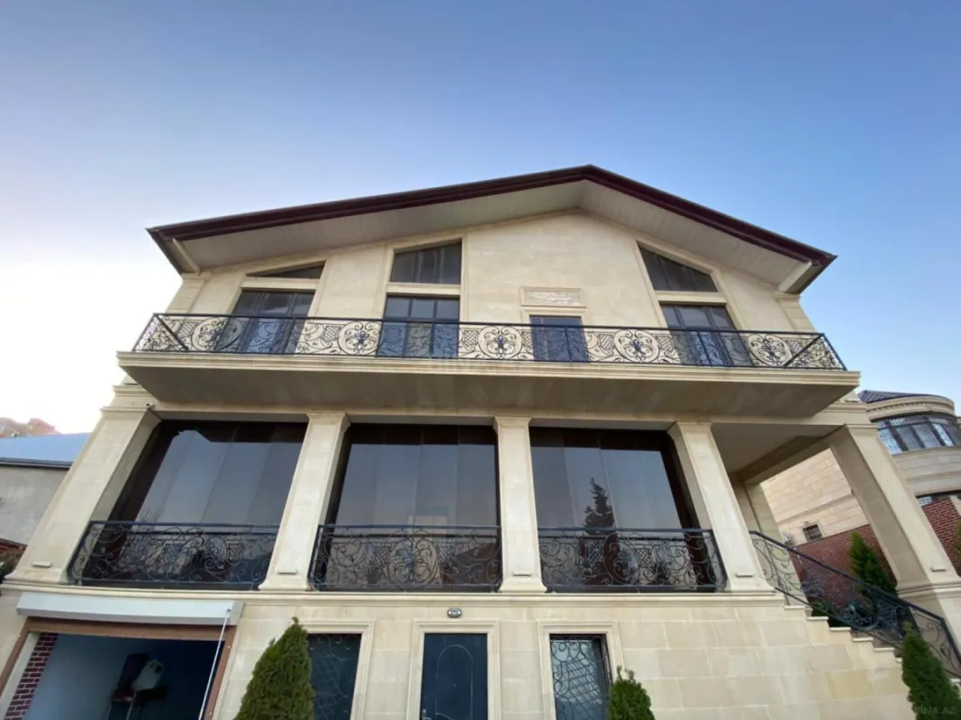 Satılır 5 otaqlı həyət evi 350 m²