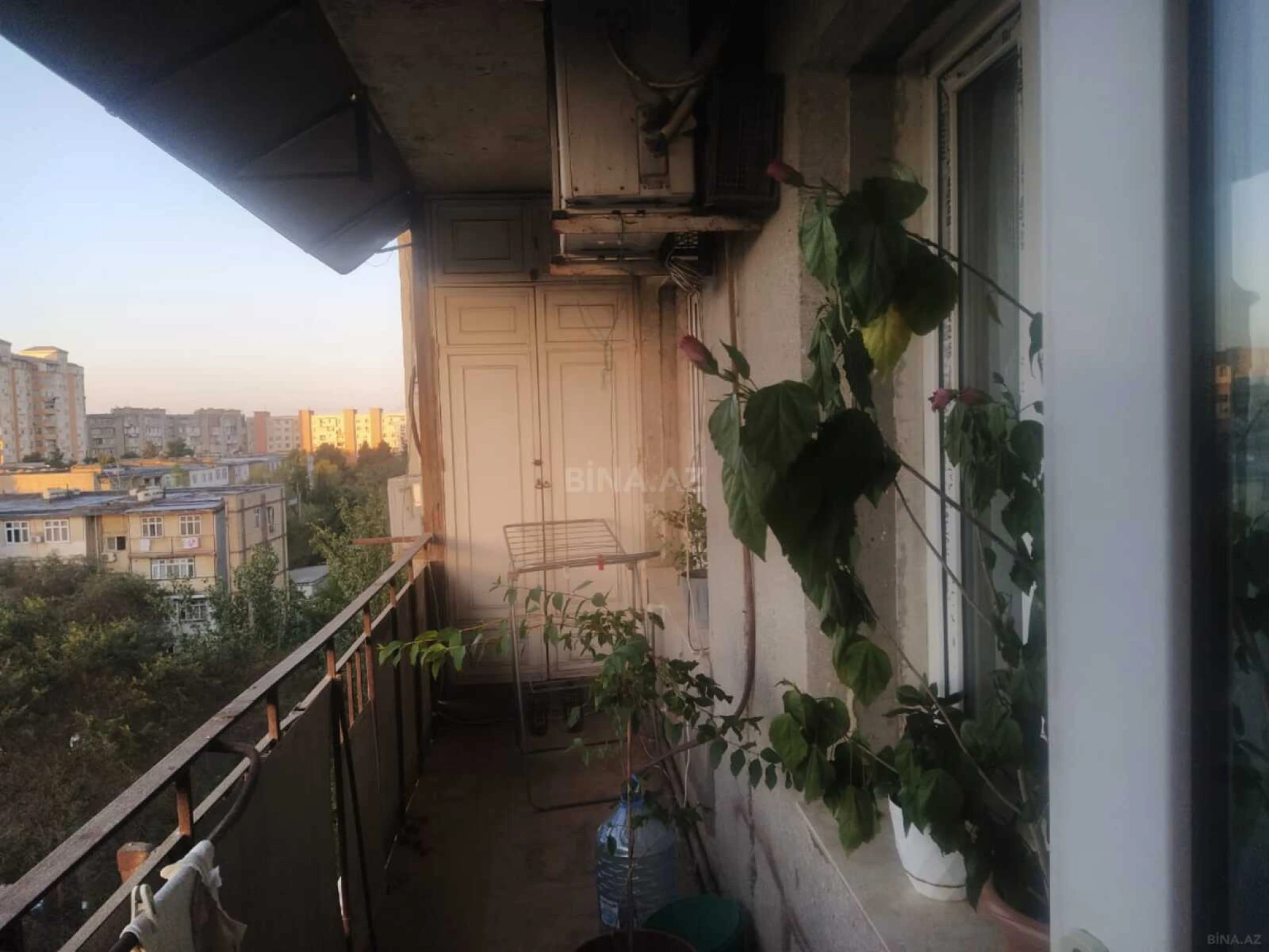 Satılır 5 otaqlı mənzil 120 m²