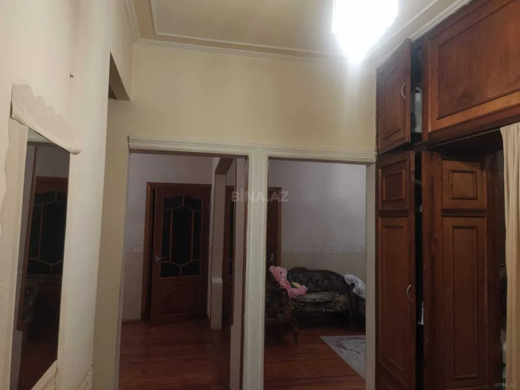 Satılır 5 otaqlı mənzil 120 m²