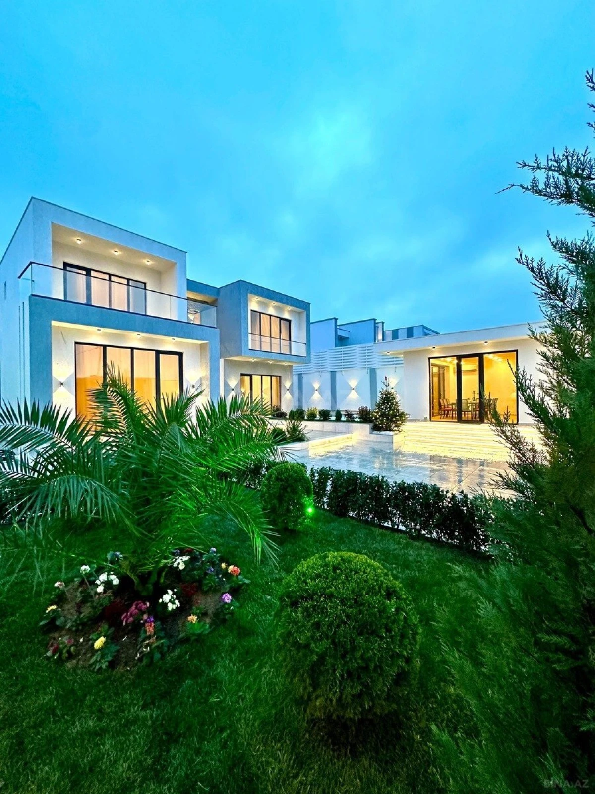 Kirayə verilir 5 otaqlı həyət evi 340 m²