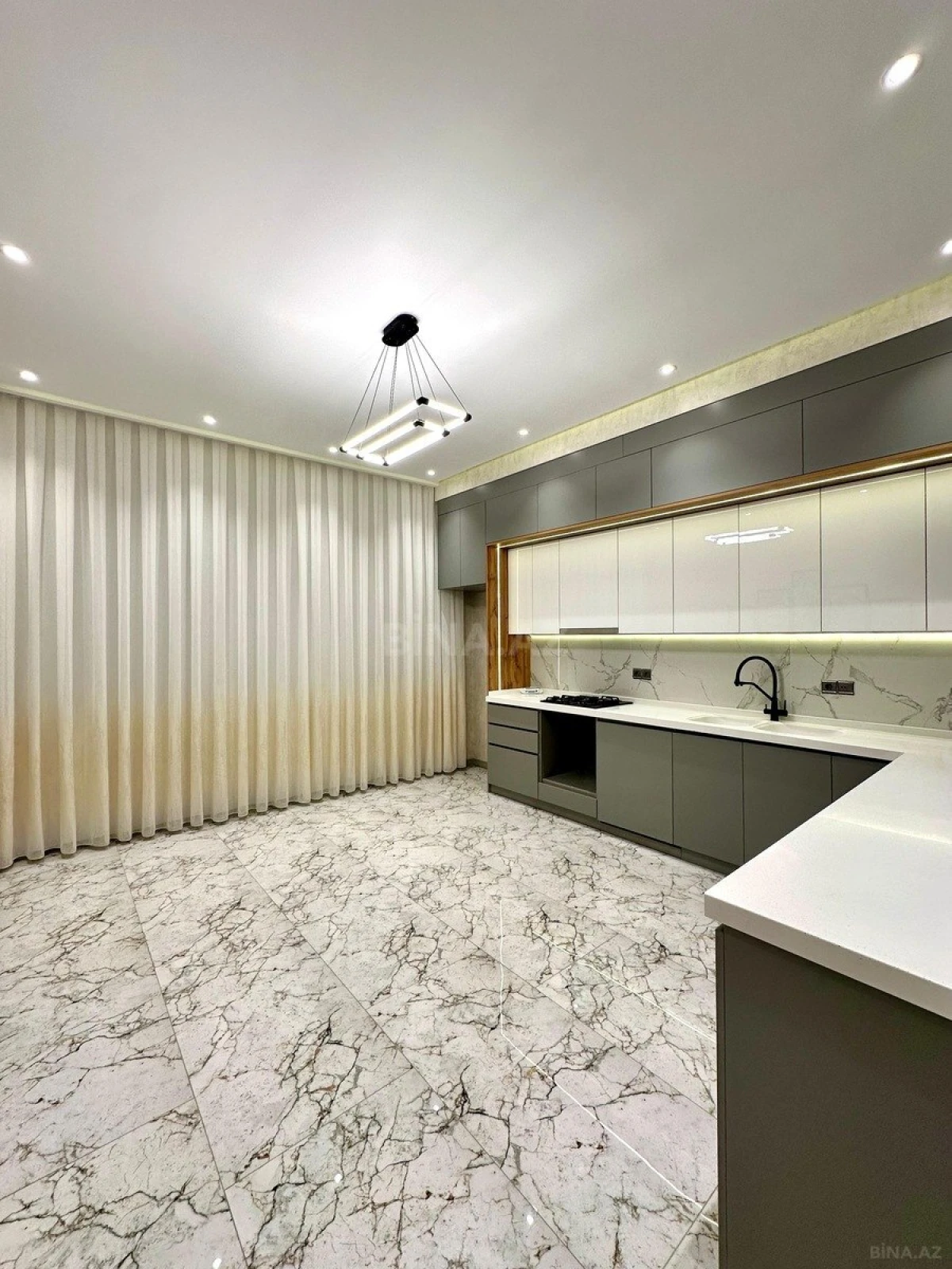 Kirayə verilir 5 otaqlı həyət evi 340 m²