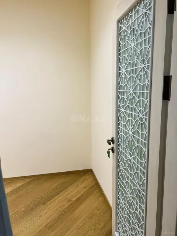 Satılır 4 otaqlı mənzil 157 m²
