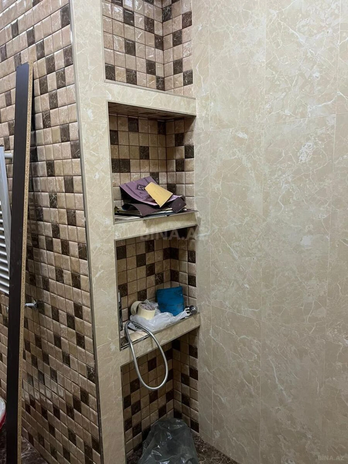 Satılır 4 otaqlı mənzil 157 m²