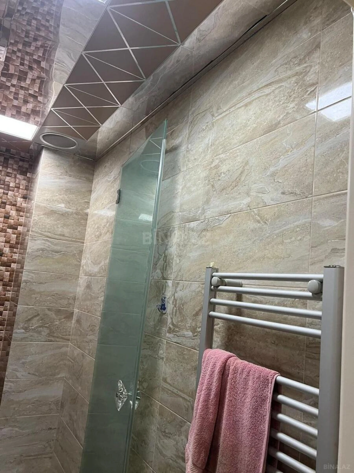 Satılır 4 otaqlı mənzil 157 m²