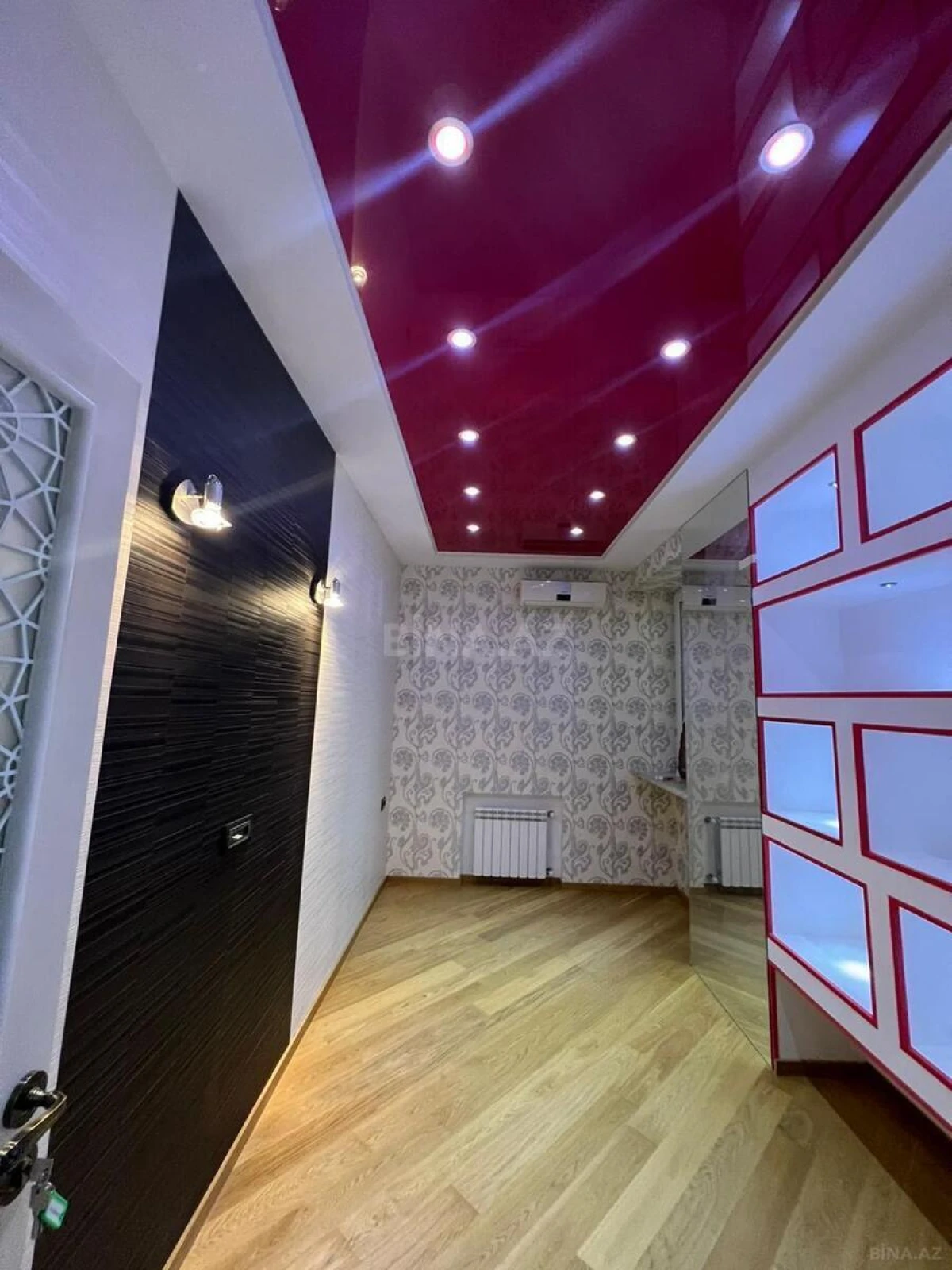 Satılır 4 otaqlı mənzil 157 m²
