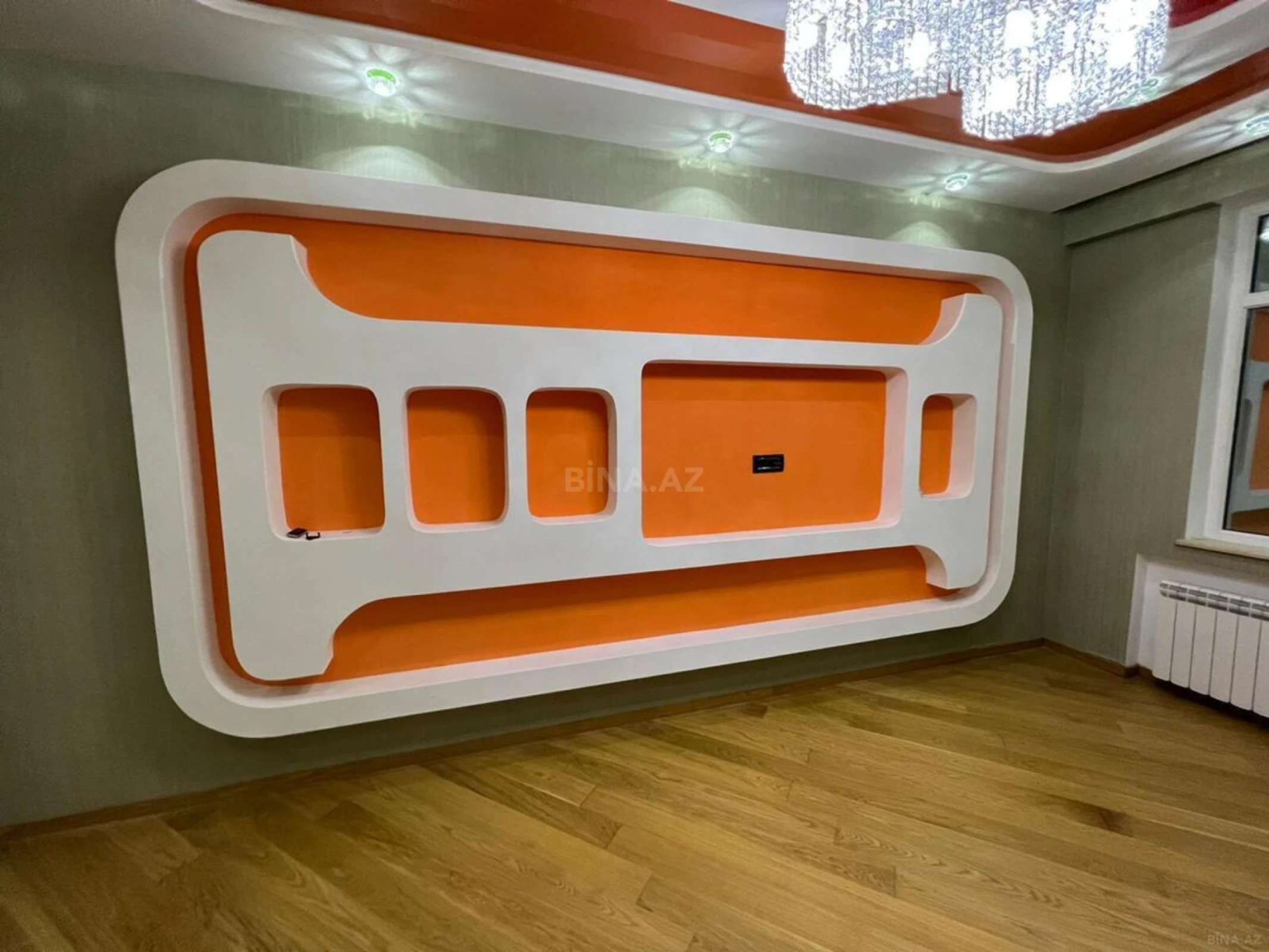 Satılır 4 otaqlı mənzil 157 m²