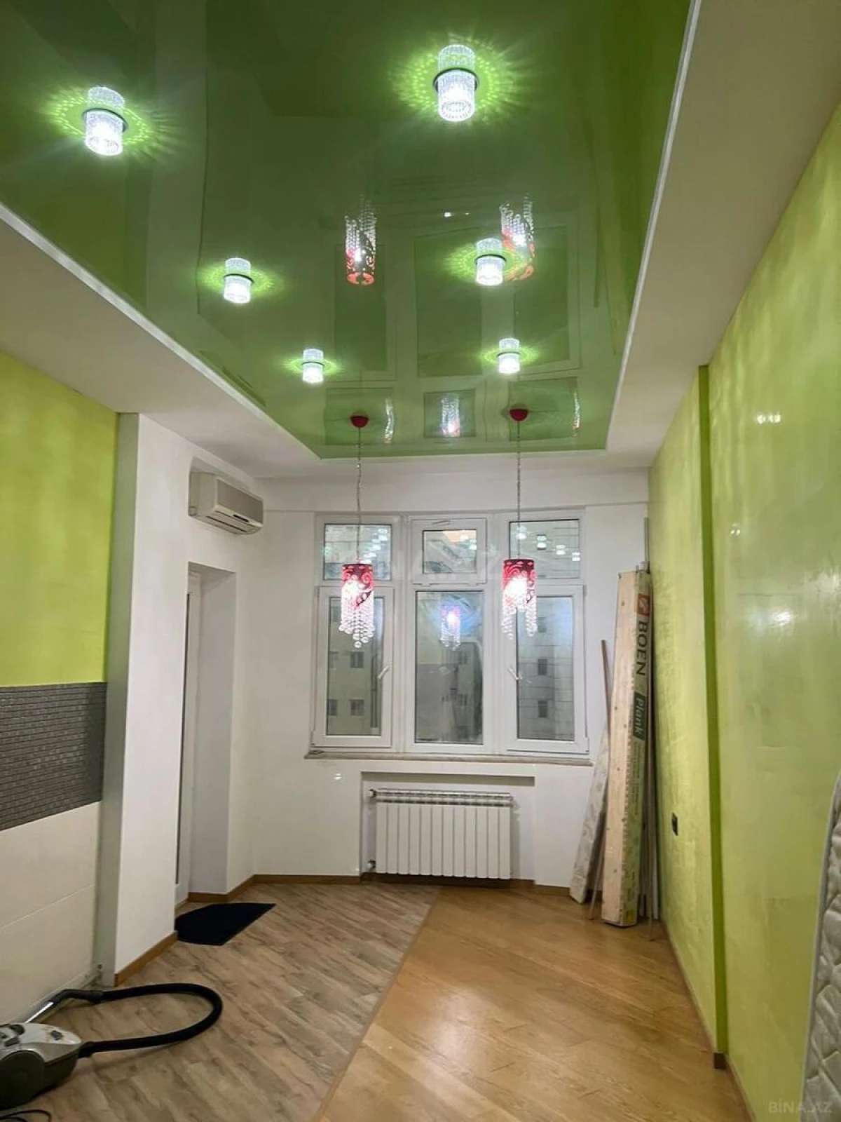 Satılır 4 otaqlı mənzil 157 m²