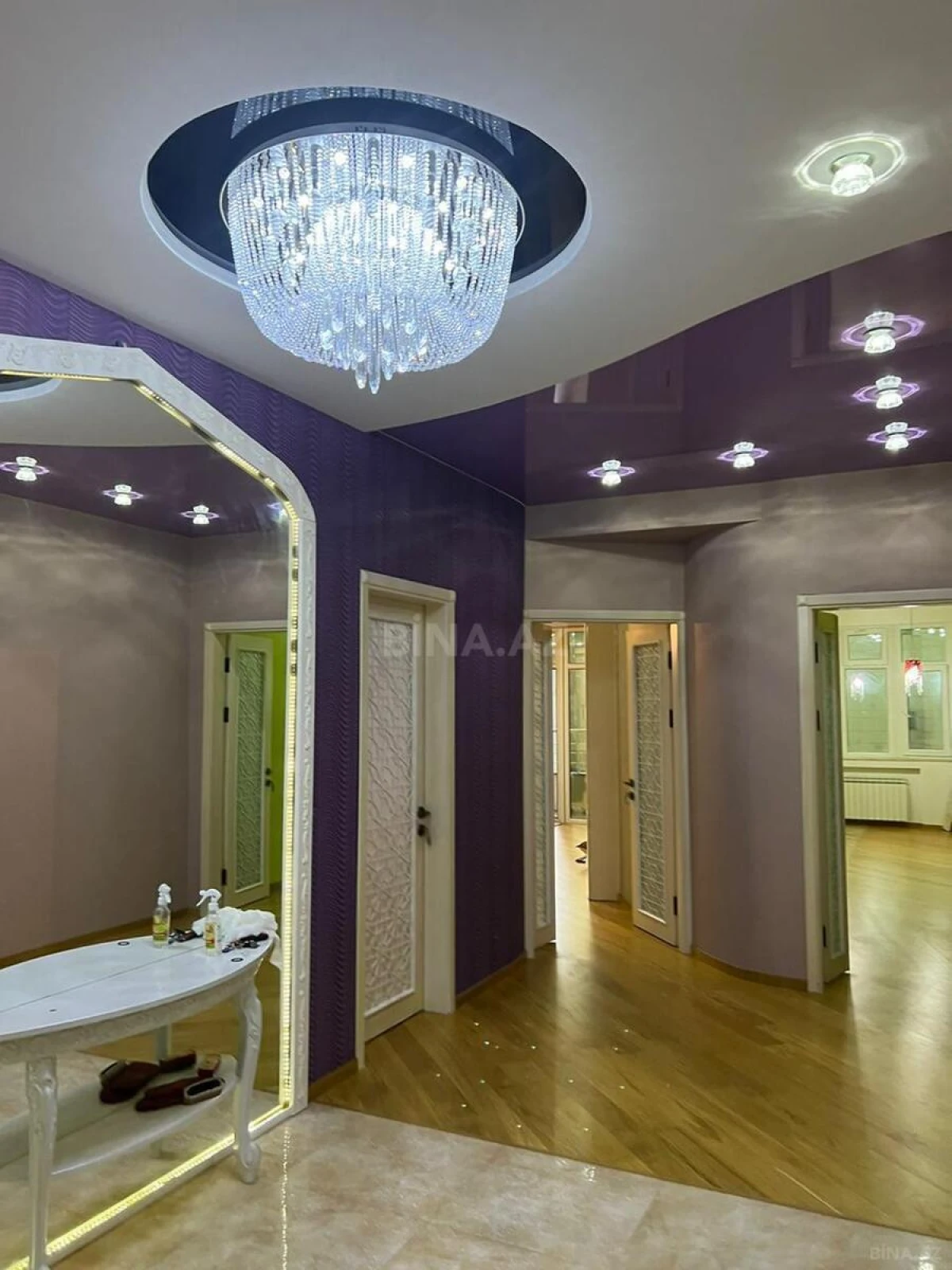 Satılır 4 otaqlı mənzil 157 m²