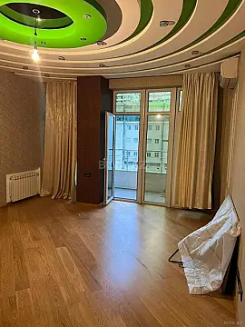Satılır 4 otaqlı mənzil 157 m²