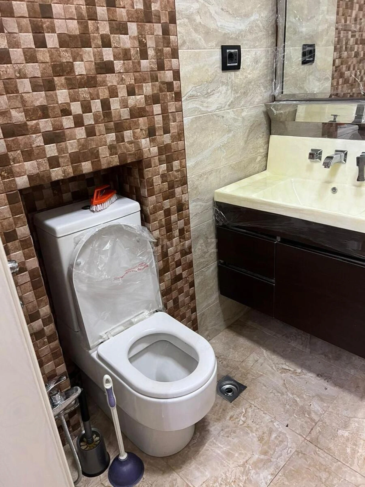 Satılır 4 otaqlı mənzil 157 m²