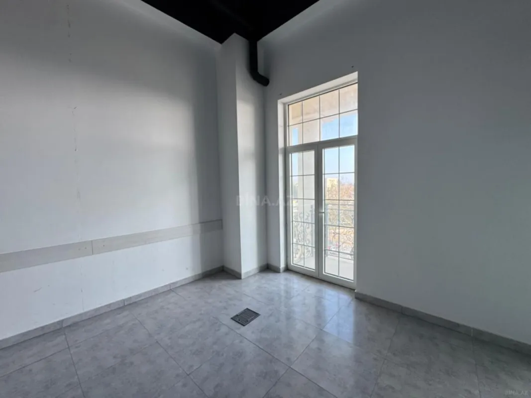 Satılır 4 otaqlı mənzil 120 m²