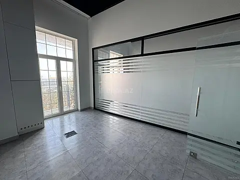 Satılır 4 otaqlı mənzil 120 m²